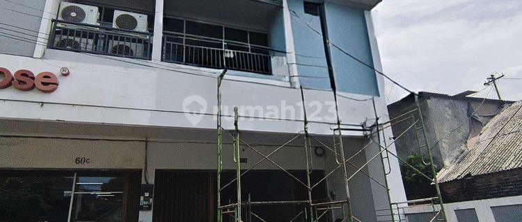 Ready-to-Occupy Shop House on Imam Bonjol Street with Parking Lot 1