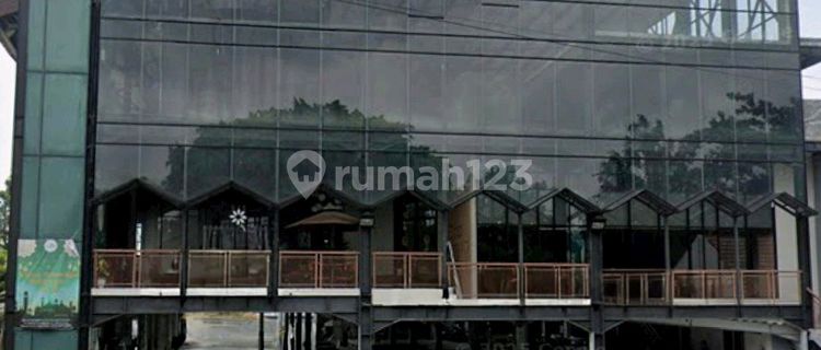 Space for Rent Premium Location on Jalan Sisingamangaraja Candisari 1