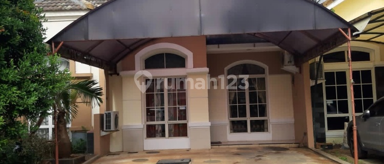 2.5-Story Fully Furnished House in Graha Padma 1
