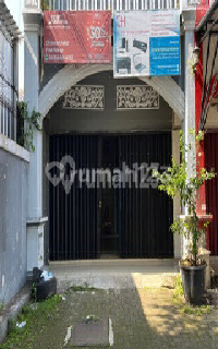 3-Story Ready-to-Occupy Shophouse in Puspowarno, West Semarang 1