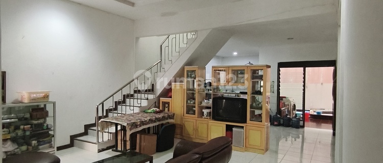 2-Story House Suitable for Business or Residence 1