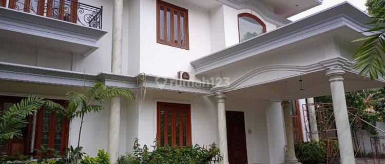 Di Sewakan Rumah Nuansa Mewah di Menteng, Jakarta Pusat 1
