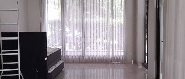 Disewakan Rumah 2 Lantai Semi Furnished Cluster Ammarilla Avani BSD City Tangerang 1