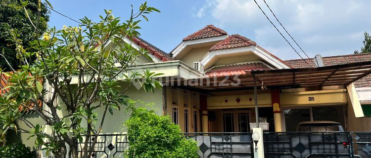 Dijual Rumah Bagus Semi Furnished di Sektor 1B Gading Serpong Tangerang 1