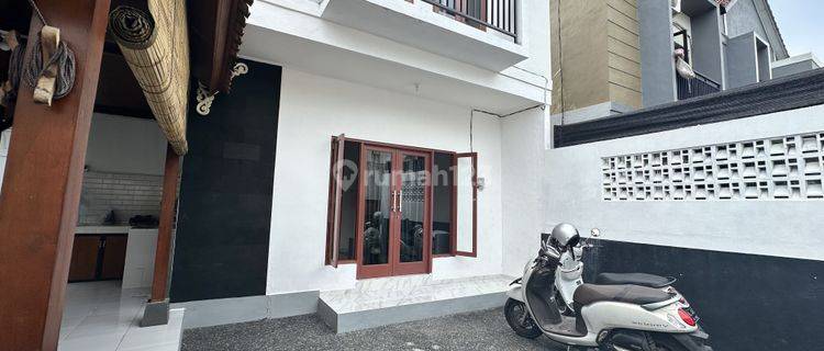 Ijual Villa One Bedroom di Brawe ,lokasi Strategis , Akses Jalan Bagus Dan Mobil Bisa Masuk. Selalu Full Tersewa di Airbnb Sangat Cocok Untuk Investasi 5 Menit Finns Beach 7 Menit Canggu Jalan Kaki Area Dekat Dengan Cafe Dan Restoran Detail Luas Tanah 135 1