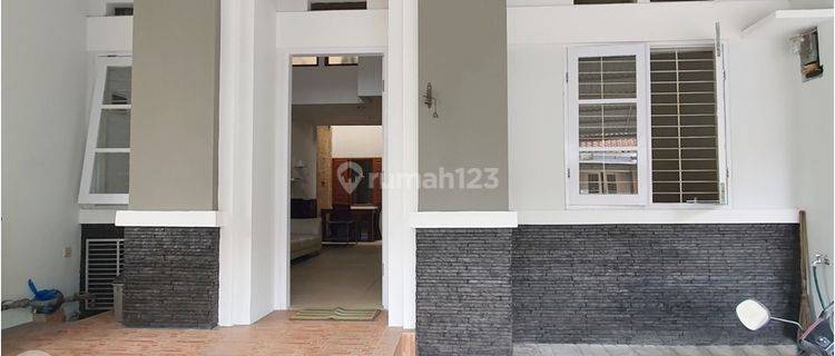 Rumah Kontrakan 2 Lantai di kota Baru Parahyangan Semi Furnished  1