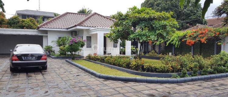 Villa di Budiluhur, Setiabudi, Bandung 1