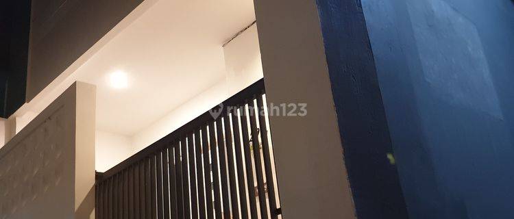 Dijual Rumah Asri Dan Terawat 2 Lantai Dago Pojok Bandung 1