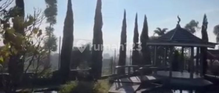 TURUN HARGA Dijual Rumah Villa full furnish + kolam renang Ciwidey Bandung 1