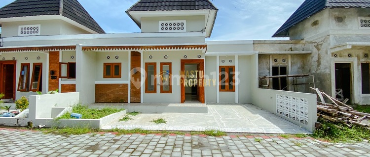 AFFORDABLE HOUSE IN A HOUSING ESTATE NEAR JOGJA SOLO MAIN ROAD IN PRAMBANAN KLATEN 1