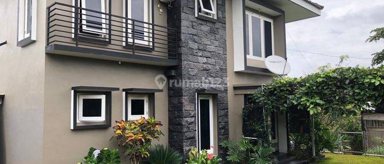 RUMAH VILLA FULL FURNISH PLUS VIEW SUPER CANTIK DI MALANG 1