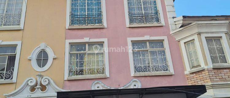 Rumah Townhouse 2 Lantai Unfurnished di Taman Paris , Tangerang 1