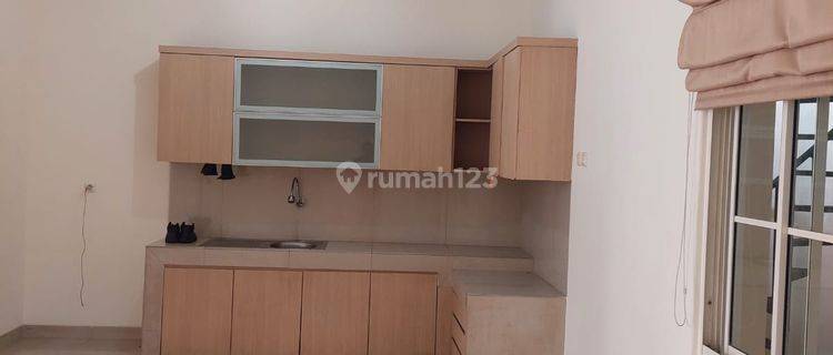 Rumah di Kenari Golf Pantai Indah Kapuk Uk 8x15 Semi Furnished 1