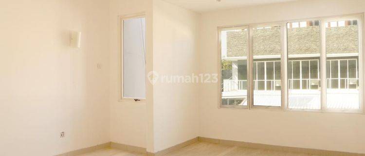 Dijual Rumah 2 Lantai di Puri Mansion Boulevard Lokasi Strategis  1