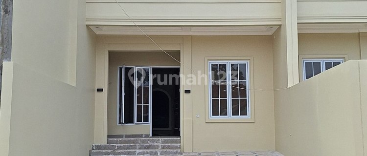 Luxury House Ready to Occupy Across GDC Depok Square 1