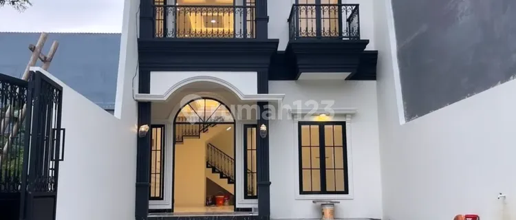 Beautiful House, Large Land, Strategic Location in Bri Grand Depok City Cluster 1