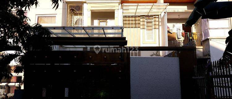 Rumah 2 lantai di pengayoman full furnis bagus bersi 1