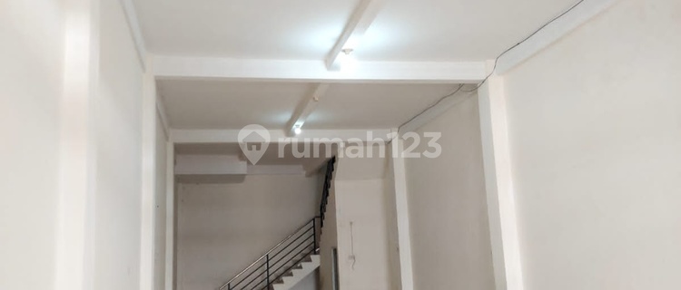 Shop House in the center of Semarang city, near Simpang Lima. 1