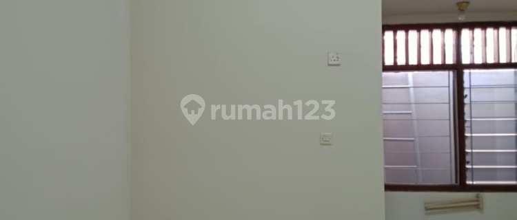 Shop house in Semarang. 1