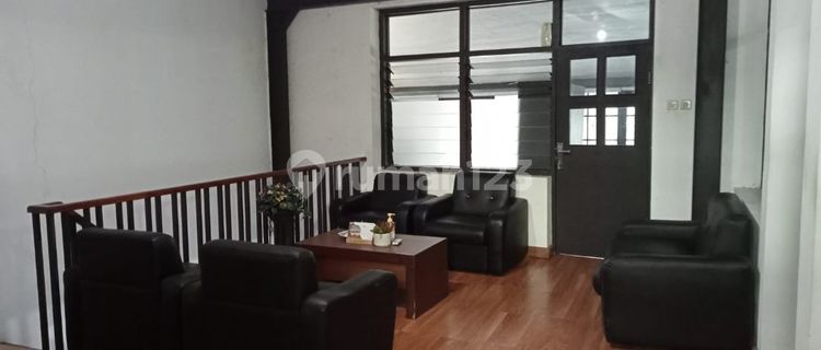 House in the Old Town of Semarang, suitable for business. 1