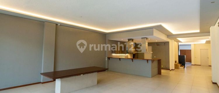 Jual Rumah Mewah di Semarang Selatan 1
