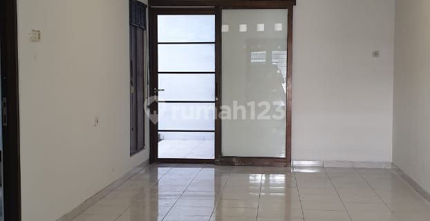 For Sale: House in East Semarang 1