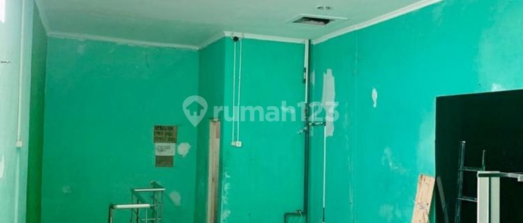 For Sale: Shophouse in Chinatown, Ideal for Business, Semarang 1