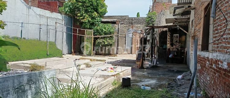 Land in West Semarang is suitable for boarding houses. 1