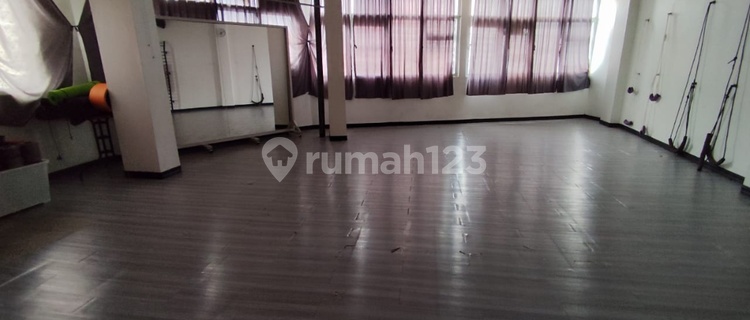 For Sale Business Premises In Chinatown 1