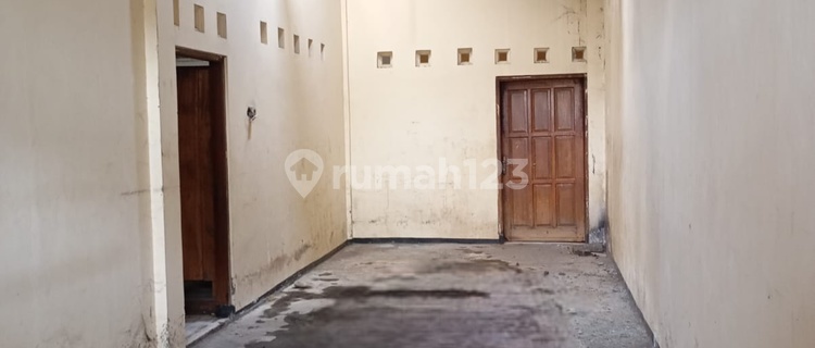 Old Warehouse in East Semarang 1