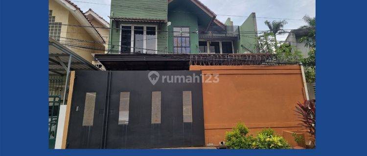 Rumah Asri Prisma Kedoya Taman Kedoya Permai SHM Luas 160m2 1