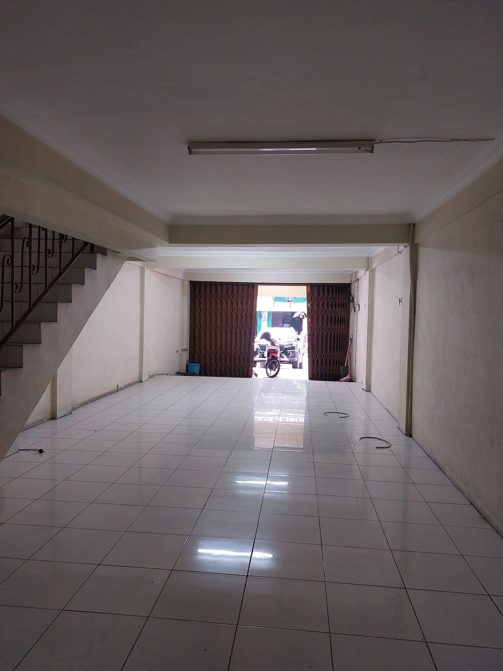 Duta Harapan Indah Kapuk Muara Jakarta Utara Sangat Strategis, Terletak Di Jl Boulevard,cocok Untuk Usaha Dll 4.5 X15= 4 Lantai Toilet=4 1