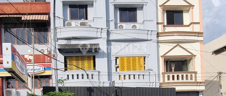 2 units of shop houses on Gagak Street, Makassar 1