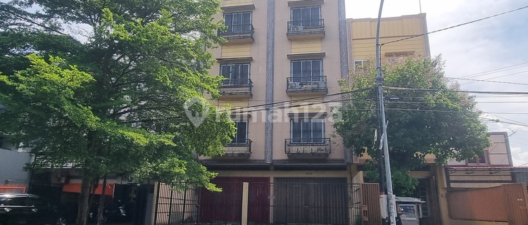 2-unit shop house on Cendrawasih St., Makassar 1
