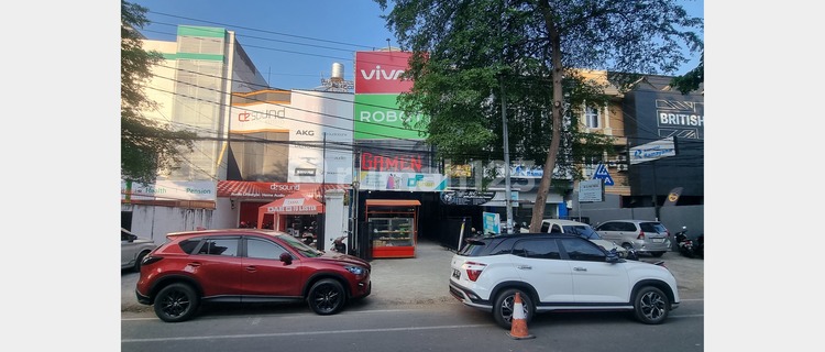 one unit of ready-to-occupy shophouse on Jl. Ratulangi, Makassar 1