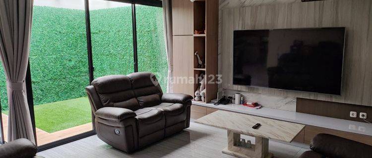 Dijual Rumah Mewah Green Garden Full Furnished, Jakarta Barat 1