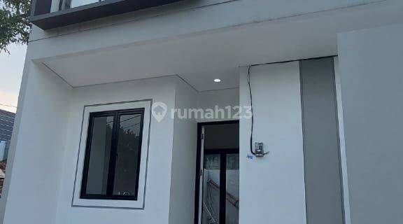 Dijual rumah dekat dengan Central Busines District  1