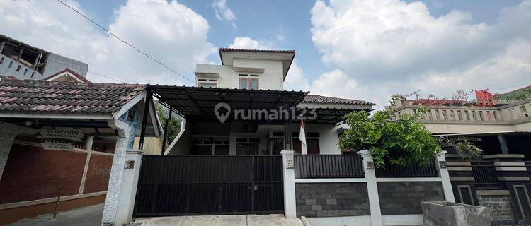 Rumah Cantik 2 lantai Siap Huni Lokasi Strategis Aren Jaya Bekasi 1