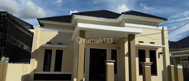 Rumah Siap Huni Posisi Hook Lokasi Dalam Komplek Perumahan 1