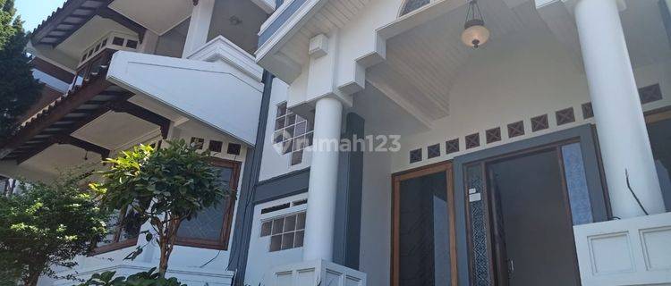 Rumah 2 Lantai Bagus di Area Sarijadi, Bandung 1