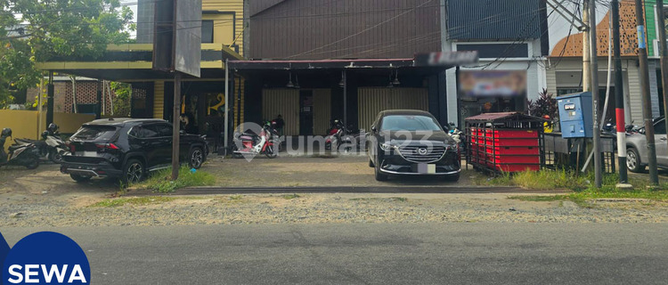 3-Story Shophouse in Downtown Pontianak 1