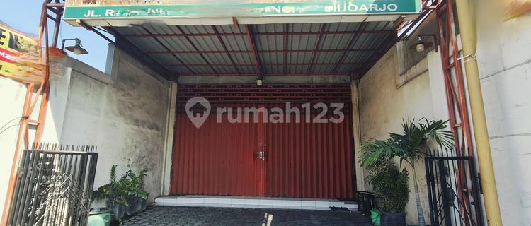 For rent, two-story shop house in Sidoarjo city. 1