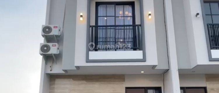 Rumah New.2 Lantai Modern Dp0% Kt3 Dekat Citraland Surabaya Barat 1