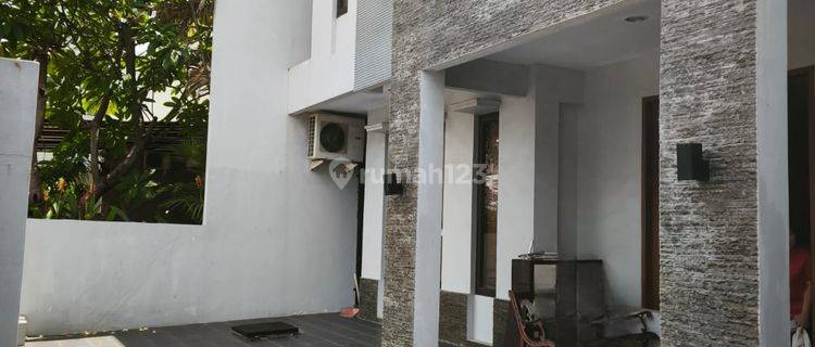 Rumah 2 Lantai Bergaya Modern Dan Menarik di Kelapa Gading Jakarta Utara 1
