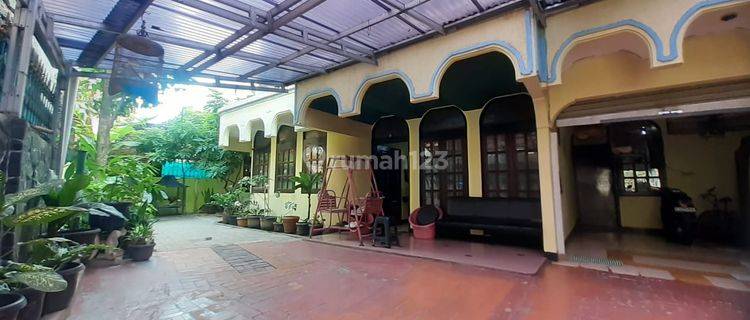 Rumah Menarik di Jl. Jend. A. Yani Pisangan Timur Rawamangun Jakarta Timur  1