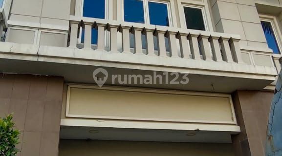 FOR SALE !! 3-STORY STRATEGIC RUKO IN WEST KARAWANG'S GRAND TARUMA 1
