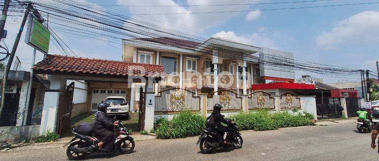 RUMAH PINGGIR JALAN RAYA COCOK BUAT USAHA DI AREA  BOGOR 1