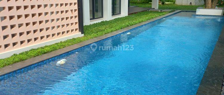 Rumah Hook Premium Dengan Area Exclusive di Jakarta Selatan 1