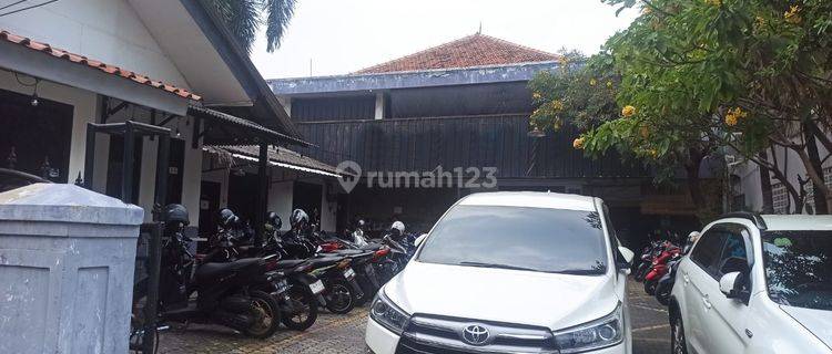 Dijual Ruang Usaha Lokasi Strategis di Tebet 1