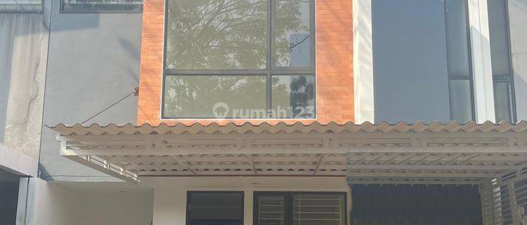 Dijual Rumah Siap Huni 2 Lantai di Kebayoran Bintaro 1